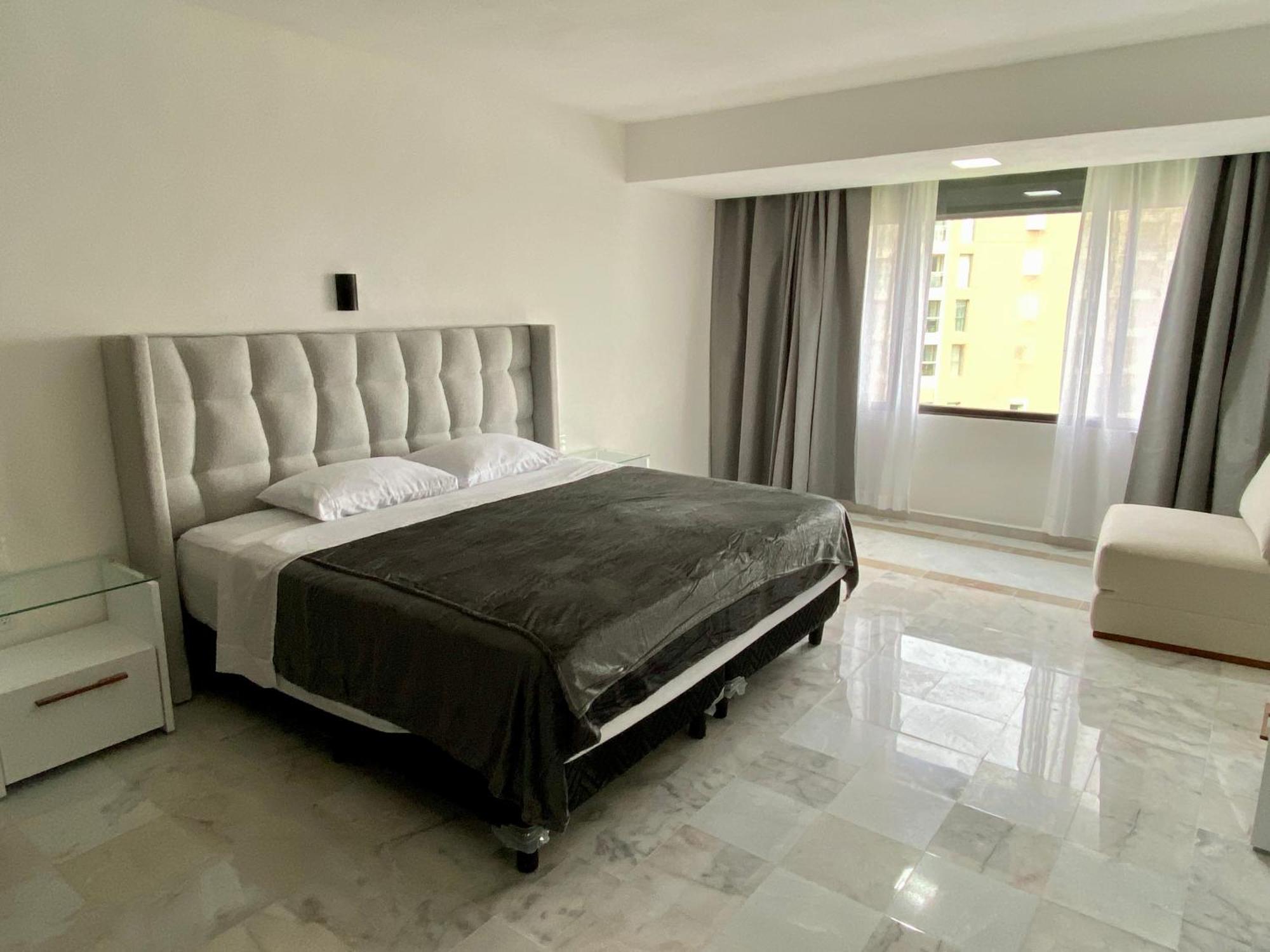 Condo In Ocean Front Resort Cancun Room photo